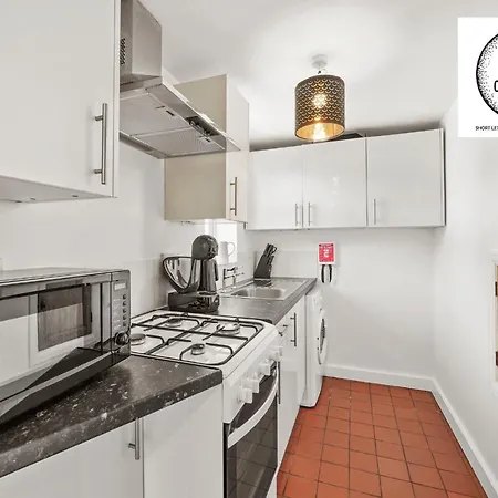 3 Bedroom House With Parking & Garden By Cherry Inn Short Lets & Serviced Accommodation Cambridge Exterior photo