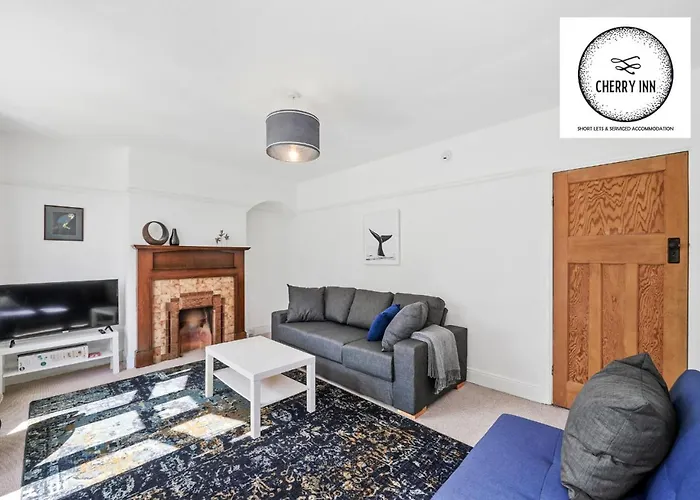 3 Bedroom House With Parking & Garden By Cherry Inn Short Lets & Serviced Accommodation Cambridge