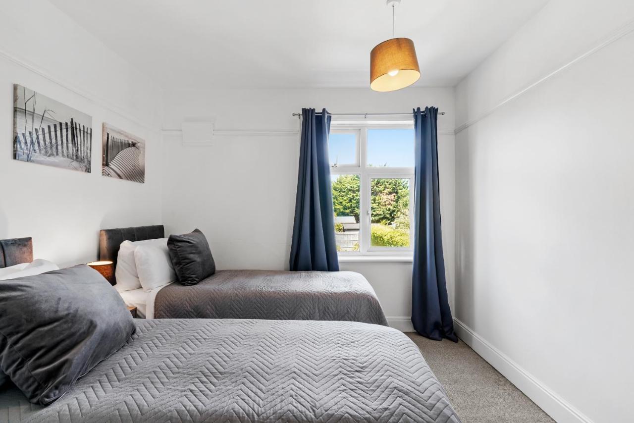 3 Bedroom House With Parking & Garden By Cherry Short Lets & Serviced Cambridge (Cambridgeshire)