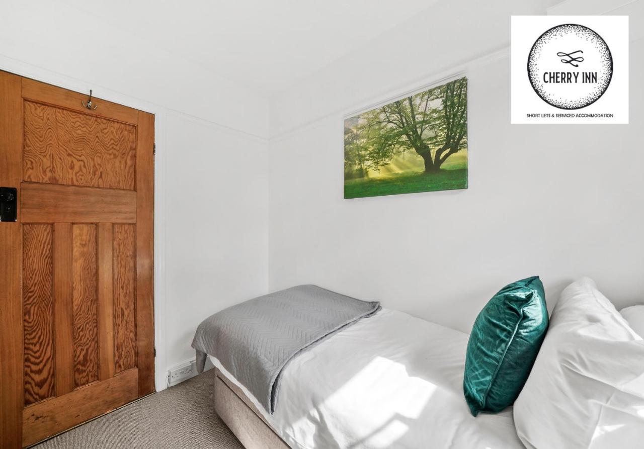 3 Bedroom House With Parking & Garden By Cherry Short Lets & Serviced * Cambridge (Cambridgeshire)