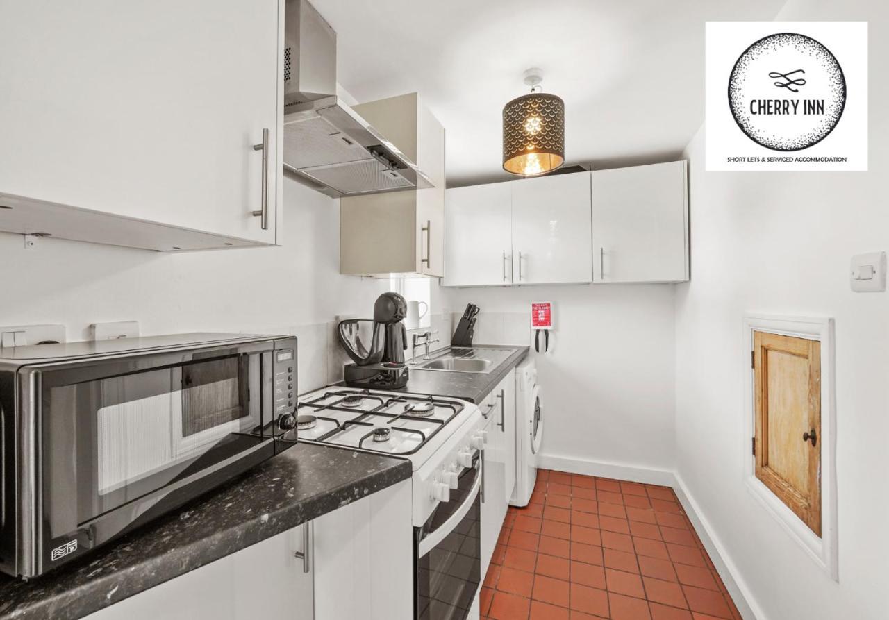 3 Bedroom House With Parking & Garden By Cherry Short Lets & Serviced * Cambridge (Cambridgeshire)